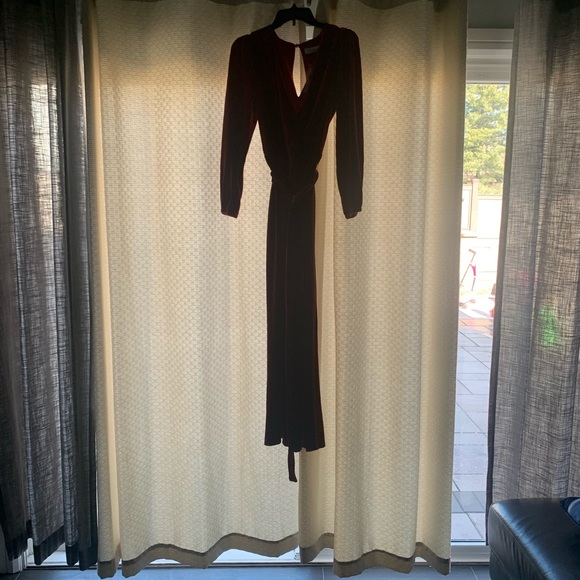 Red velvet jumpsuit - Picture 2 of 4